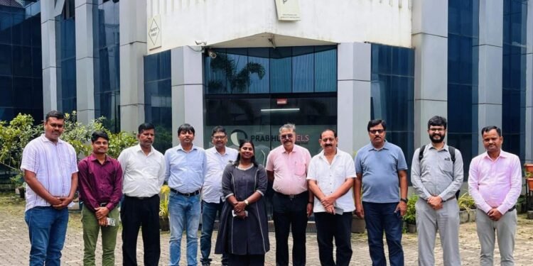 Tata steel team industrial tour : टाटा वर्कर्स यूनियन के अध्यक्ष समेत कई कमेटी मेंबर इंडस्ट्रियल टूर पर, किया प्रभु स्टील का दौरा Tata steel team industrial tour : टाटा वर्कर्स यूनियन के अध्यक्ष समेत कई कमेटी मेंबर इंडस्ट्रियल टूर पर, किया प्रभु स्टील का दौरा