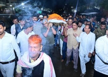 Jharkhand minister daughter last rituals : मंत्री दीपिका पांडेय सिंह की बेटी का रांची में हुआ अंतिम संस्कार, दुख का उमड़ा सैलाब, मुख्यमंत्री और उनकी पत्नी भी रो पड़े, video