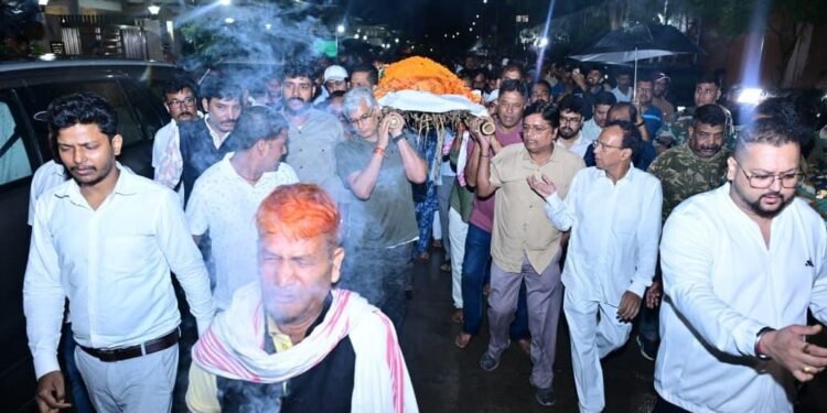 Jharkhand minister daughter last rituals : मंत्री दीपिका पांडेय सिंह की बेटी का रांची में हुआ अंतिम संस्कार, दुख का उमड़ा सैलाब, मुख्यमंत्री और उनकी पत्नी भी रो पड़े, video