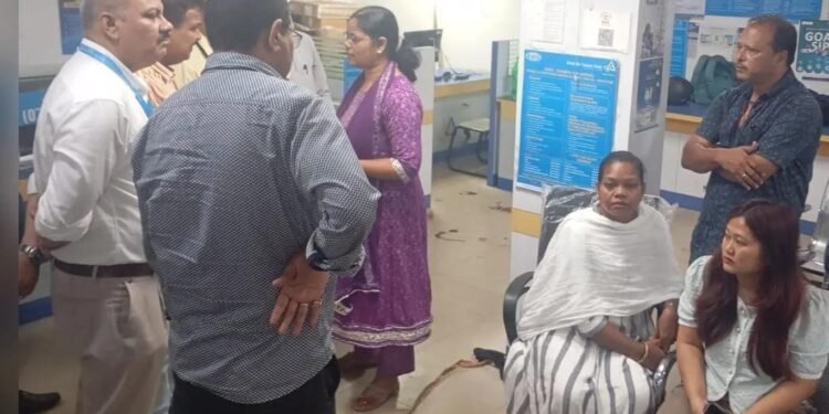 Jamshedpur dacoity case : जमशेदपुर पुलिस को गोलमुरी बैंक डकैती में आंशिक सफलता, चतरा से चार संदिग्ध गिरफ्तार Jamshedpur dacoity case : जमशेदपुर पुलिस को गोलमुरी बैंक डकैती में आंशिक सफलता, चतरा से चार संदिग्ध गिरफ्तार
