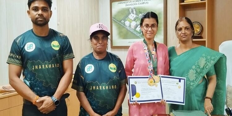Jamshedpur women’s university : झारखंड राज्य पिकलबॉल टूर्नामेंट में जमशेदपुर महिला विश्वविद्यालय के खिलाड़ियों का दबदबा, विश्वविद्यालय की छात्राओं व शिक्षकों ने टूर्नामेंट में दर्ज की बड़ी जीत Jamshedpur women’s university : झारखंड राज्य पिकलबॉल टूर्नामेंट में जमशेदपुर महिला विश्वविद्यालय के खिलाड़ियों का दबदबा, विश्वविद्यालय की छात्राओं व शिक्षकों ने टूर्नामेंट में दर्ज की बड़ी जीत