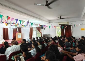 Jamshedpur women’s university induction program : जमशेदपुर वीमेन्स यूनिवर्सिटी के शिक्षा विभाग में भावी शिक्षकों के लिए इंडक्शन प्रोग्राम आयोजित, इसी के साथ विभाग के नए सत्र की हुई शुरुआत Jamshedpur women’s university induction program : जमशेदपुर वीमेन्स यूनिवर्सिटी के शिक्षा विभाग में भावी शिक्षकों के लिए इंडक्शन प्रोग्राम आयोजित, इसी के साथ विभाग के नए सत्र की हुई शुरुआत