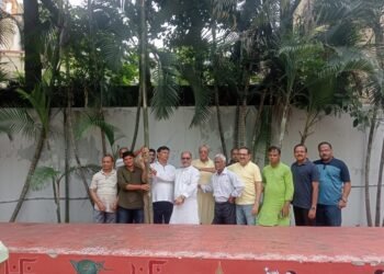Jamshedpur sonari vijaya golden town durgapuja : सोनारी विजया गोल्डन टाउन में दुर्गापूजा के लिए विधि विधान से हुआ भूमि पूजन, इस वर्ष भी हर्षोल्लास के साथ आयोजित होगी दुर्गापूजा Jamshedpur sonari vijaya golden town durgapuja : सोनारी विजया गोल्डन टाउन में दुर्गापूजा के लिए विधि विधान से हुआ भूमि पूजन, इस वर्ष भी हर्षोल्लास के साथ आयोजित होगी दुर्गापूजा
