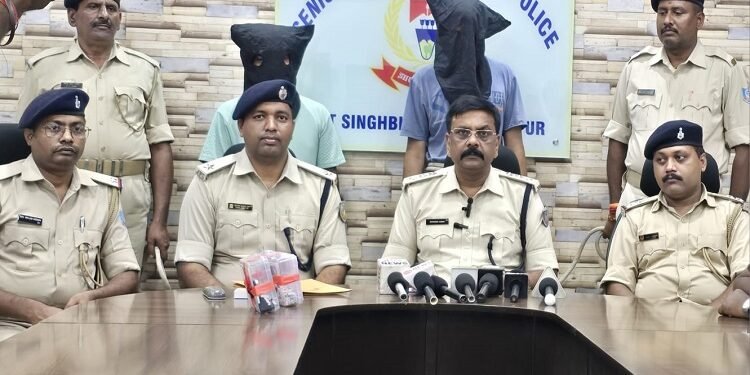 Jamshedpur police arrests two drug paddlers मानगो रिपीट कॉलोनी से 510 पुड़िया ब्राउन शुगर के साथ दो ड्रग पैडलर गिरफ्तार, दोनों को न्यायिक हिरासत में भेजा गया जेल, पुलिस ने गुप्त सूचना के आधार पर की कार्रवाई Jamshedpur police arrests two drug paddlers मानगो रिपीट कॉलोनी से 510 पुड़िया ब्राउन शुगर के साथ दो ड्रग पैडलर गिरफ्तार, दोनों को न्यायिक हिरासत में भेजा गया जेल, पुलिस ने गुप्त सूचना के आधार पर की कार्रवाई