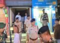 Jamshedpur adgp manoj kaushik visits bank robbery site : गोलमुरी बैंक डकैती के बाद राज्य का पुलिस महकमा रेस, एडीजी मनोज कौशिक अचानक पहुंचे गोलमुरी केनरा बैंक, घटना स्थल का लिया जायजा, अधिकारियों को दिये जरूरी निर्देश Jamshedpur adgp manoj kaushik visits bank robbery site : गोलमुरी बैंक डकैती के बाद राज्य का पुलिस महकमा रेस, एडीजी मनोज कौशिक अचानक पहुंचे गोलमुरी केनरा बैंक, घटना स्थल का लिया जायजा, अधिकारियों को दिये जरूरी निर्देश