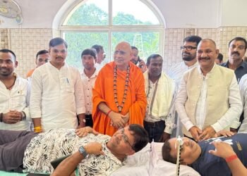 Jamshedpur koshish ek muskan blood donation : कोशिश एक मुस्कान संस्था के रक्तदान शिविर में 1203 यूनिट रक्तदान, शिविर में विधायक सरयू राय, मंगल कालिंदी सहित अनेक नेता हुए शामिल Jamshedpur koshish ek muskan blood donation : कोशिश एक मुस्कान संस्था के रक्तदान शिविर में 1203 यूनिट रक्तदान, शिविर में विधायक सरयू राय, मंगल कालिंदी सहित अनेक नेता हुए शामिल