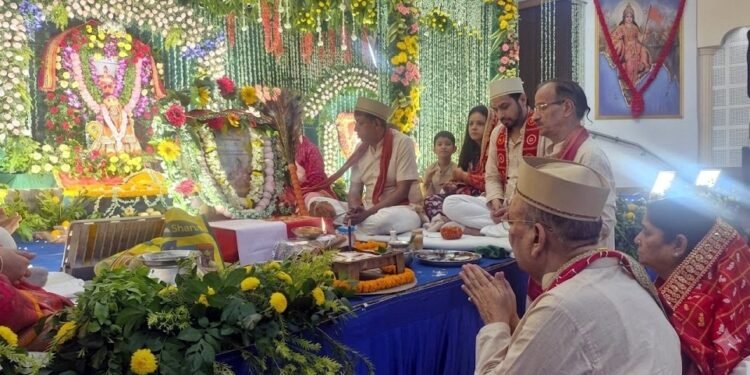 jamshedpur mahasar mata annual utsav- सब झुमो नाचो मां आने वाली है… जैसे भजनों पर झूमे श्रद्धालु,बिष्टुपुर तुलसी भवन में धूमधाम से मना महासर माता का पंचम वार्षिक उत्सव jamshedpur mahasar mata annual utsav- सब झुमो नाचो मां आने वाली है… जैसे भजनों पर झूमे श्रद्धालु,बिष्टुपुर तुलसी भवन में धूमधाम से मना महासर माता का पंचम वार्षिक उत्सव