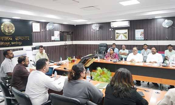 jamshedpur dc meeting : जमशेदपुर के उपायुक्त ने की कौशल समिति की बैठक, युवाओं को रोजगारपरक कौशल प्रशिक्षण से जोड़ने पर जोर jamshedpur dc meeting : जमशेदपुर के उपायुक्त ने की कौशल समिति की बैठक, युवाओं को रोजगारपरक कौशल प्रशिक्षण से जोड़ने पर जोर