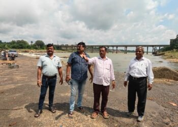 jamshedpur central durga puja committee meeting-सेंट्रल दुर्गा पूजा समिति की बैठक घाटशिला जेएन पैलेस में 27 सितम्बर को, पदाधिकारियों ने घाटशिला के विसर्जन घाटों का किया निरीक्षण, पूजा पूर्व मरम्मत की मांग jamshedpur central durga puja committee meeting-सेंट्रल दुर्गा पूजा समिति की बैठक घाटशिला जेएन पैलेस में 27 सितम्बर को, पदाधिकारियों ने घाटशिला के विसर्जन घाटों का किया निरीक्षण, पूजा पूर्व मरम्मत की मांग