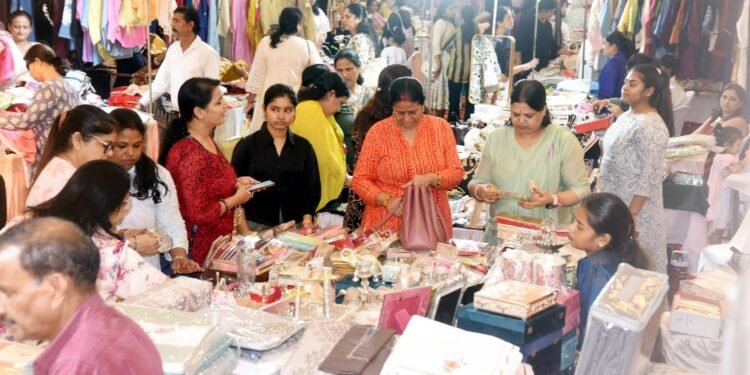 jamshedpur consumex trade fair-बिष्टुपुर तुलसी भवन में मंगलवार को कंज्यूमेक्स व्यापार मेला का समापन,अंतिम दिन विशेष छूट व आकर्षक ऑफर jamshedpur consumex trade fair-बिष्टुपुर तुलसी भवन में मंगलवार को कंज्यूमेक्स व्यापार मेला का समापन,अंतिम दिन विशेष छूट व आकर्षक ऑफर