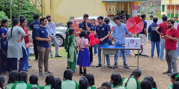 Srinath university : प्रोजेक्ट सहेली के तहत श्रीनाथ यूनिवर्सिटी ने चलाया स्वास्थ्य एवं स्वच्छता जागरूकता अभियान, महिलाओं को किया जागरूक Srinath university : प्रोजेक्ट सहेली के तहत श्रीनाथ यूनिवर्सिटी ने चलाया स्वास्थ्य एवं स्वच्छता जागरूकता अभियान, महिलाओं को किया जागरूक