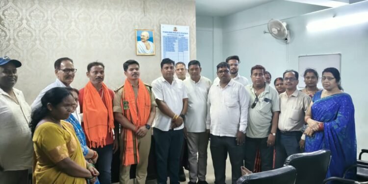 jamshedpur bjp parsudih : परसुडीह थाना के नवपदस्थापित प्रभारी राजेन्द्र सिंह मुंडा का भाजपा परसुडीह मंडल ने किया स्वागत, किये गये सम्मानित