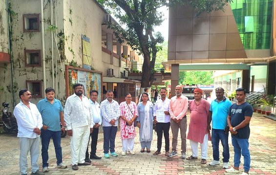 Jamshedpur jdu demand : महिला की प्रताड़ना मामले को लेकर जमशेदपुर के जदयू नेताओं का प्रतिनिधिमंडल सिटी एसपी से मिला, पूर्व मंत्री बन्ना गुप्ता के करीबी गोपाल यादव पर लगा आरोप Jamshedpur jdu demand : महिला की प्रताड़ना मामले को लेकर जमशेदपुर के जदयू नेताओं का प्रतिनिधिमंडल सिटी एसपी से मिला, पूर्व मंत्री बन्ना गुप्ता के करीबी गोपाल यादव पर लगा आरोप