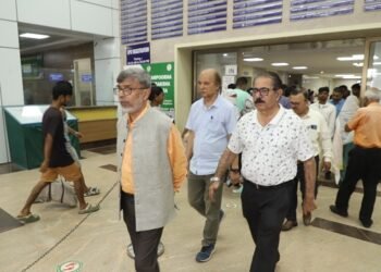 Jamshedpur mgm hospital : एमजीएम अस्पताल में जल्द शुरू होगी एमआरआई व सीटी स्कैन की सुविधा, स्वास्थ्य सेवा के निदेशक ने अस्पताल का किया निरीक्षण