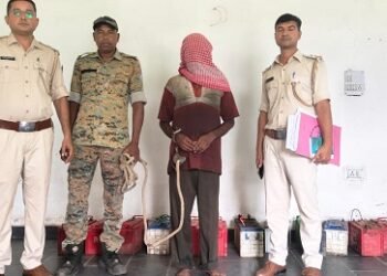 Jamshedpur rural police action : बरसोल में बैटरी चोरी का खुलासा, दो नाबालिग समेत कबाड़ी गिरफ्तार