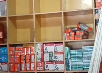 Jamshedpur rural theft : बहरागोड़ा के इलेक्ट्रॉनिक दुकान का शटर काट कर चोरी, कीमती सामान चुरा ले गए चोर, देखिए – video