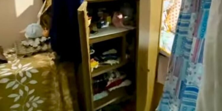 Jamshedpur theft : जवाहरनगर में महज 15 मिनट में घर खंगाल ले गए चोर, नमाज पढ़ने के लिए घर बंद कर निकले थे रइस, देखिए – video Jamshedpur theft : जवाहरनगर में महज 15 मिनट में घर खंगाल ले गए चोर, नमाज पढ़ने के लिए घर बंद कर निकले थे रइस, देखिए – video