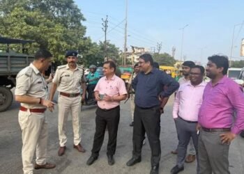 Adityapur administration alert : आदित्यपुर में दुर्गा पूजा को लेकर प्रशासन अलर्ट, प्रमुख पंडालों व मार्गों का किया निरीक्षण