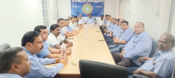 Tata motors : टाटा मोटर्स में सोमवार शाम तक बोनस समझौते पर लग सकती है मुहर, कर्मचारियों की निगाहें समझौते पर Tata motors : टाटा मोटर्स में सोमवार शाम तक बोनस समझौते पर लग सकती है मुहर, कर्मचारियों की निगाहें समझौते पर