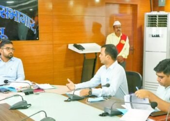 Jharkhand palamu dc meeting : पलामू में उपायुक्त की अध्यक्षता में जिला कौशल समिति की बैठक, युवाओं को रोजगार से जोड़ने पर दिया जोर