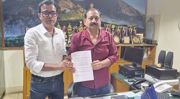 tata steel canteen issue hot : टाटा स्टील में कैंटीन का मुद्दा गरमाया, यूनियन अध्यक्ष को ज्ञापन सौंपकर सहायक सचिव और सीसीएमसी के वाइस चेयरमैन नितेश राज ने दी इस्तीफा की चेतावनी, दिया अल्टीमेटम tata steel canteen issue hot : टाटा स्टील में कैंटीन का मुद्दा गरमाया, यूनियन अध्यक्ष को ज्ञापन सौंपकर सहायक सचिव और सीसीएमसी के वाइस चेयरमैन नितेश राज ने दी इस्तीफा की चेतावनी, दिया अल्टीमेटम