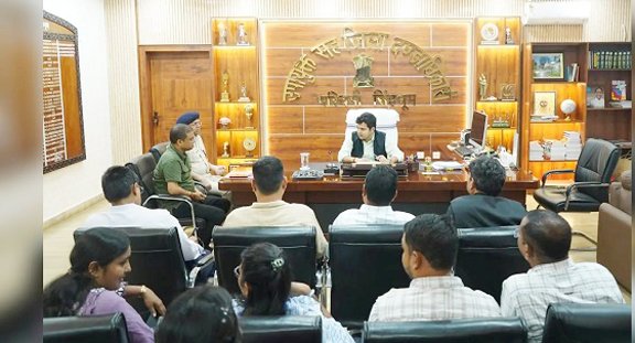 west singhbhum dc-sp meeting-छठ महापर्व को लेकर डीसी व एसपी की अध्यक्षता में हुई बैठक, शांतिपूर्ण व सुरक्षित तरीके से संपन्न कराने के लिए संबंधित अधिकारियों को दिए दिशा निर्देश west singhbhum dc-sp meeting-छठ महापर्व को लेकर डीसी व एसपी की अध्यक्षता में हुई बैठक, शांतिपूर्ण व सुरक्षित तरीके से संपन्न कराने के लिए संबंधित अधिकारियों को दिए दिशा निर्देश