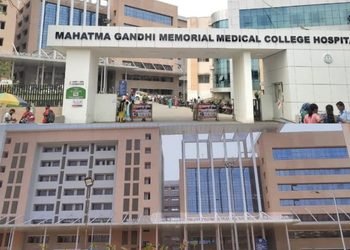 Jamshedpur mgm medical college anti ragging big action : एमजीएम मेडिकल कॉलेज में रैगिंग करने वाले 17 छात्र निष्कासित, जुर्माना भी लगा Jamshedpur mgm medical college anti ragging big action : एमजीएम मेडिकल कॉलेज में रैगिंग करने वाले 17 छात्र निष्कासित, जुर्माना भी लगा