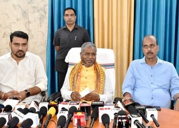 jharkhand ex cm babulal marandi attack on government : झारखंड के प्रथम मुख्यमंत्री बाबूलाल मरांडी ने बोला कांग्रेस पर बड़ा हमला, नवरात्र में आंदोलन कर कांग्रेस पर माहौल बिगाड़ने का लगाया संगीन आरोप