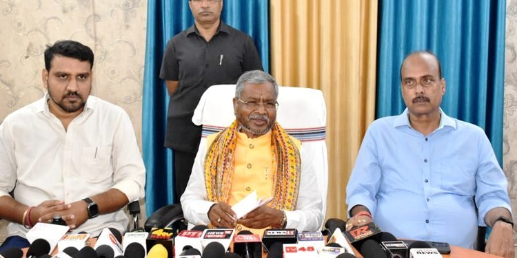 jharkhand ex cm babulal marandi attack on government : झारखंड के प्रथम मुख्यमंत्री बाबूलाल मरांडी ने बोला कांग्रेस पर बड़ा हमला, नवरात्र में आंदोलन कर कांग्रेस पर माहौल बिगाड़ने का लगाया संगीन आरोप jharkhand ex cm babulal marandi attack on government : झारखंड के प्रथम मुख्यमंत्री बाबूलाल मरांडी ने बोला कांग्रेस पर बड़ा हमला, नवरात्र में आंदोलन कर कांग्रेस पर माहौल बिगाड़ने का लगाया संगीन आरोप