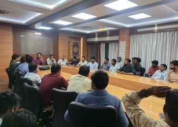 Jamshedpur potka mla manhandled engineer : पोटका विधायक पर लगा स्वर्णरेखा परियोजना के इंजीनियर से मारपीट करने का आरोप, इंजीनियरों में आक्रोश, आंदोलन की चेतावनी, देखिये – video