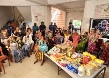 jamshedpur helping hands-जोड़ी राइडर और जेएच 05 की टीम ने सरायकेला वृद्धाश्रम में की सेवा, 35 बुजुर्गों में बांटा राशन,चेहरे खिले