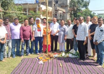 jamshedpur bhumi pujan-गोलमुरी जॉगर्स पार्क श्री श्री काली पूजा पंडाल का हुआ भूमि पूजन, इस बार गिटार के स्वरूप में सजेगा भव्य पंडाल,अनोखी कलाकृति, अद्भुत मां की प्रतिमा और दो दिवसीय महाप्रसाद होगा मुख्य आकर्षण jamshedpur bhumi pujan-गोलमुरी जॉगर्स पार्क श्री श्री काली पूजा पंडाल का हुआ भूमि पूजन, इस बार गिटार के स्वरूप में सजेगा भव्य पंडाल,अनोखी कलाकृति, अद्भुत मां की प्रतिमा और दो दिवसीय महाप्रसाद होगा मुख्य आकर्षण
