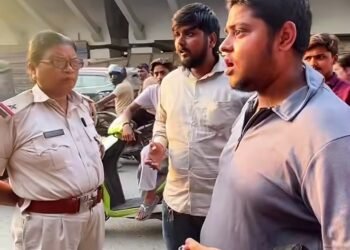 jamshedpur snatching- मानगो में बालीगुमा के युवक की मोबाइल छिनतई, बाइक सवार बदमाशों ने घटना को दिया अंजाम jamshedpur snatching- मानगो में बालीगुमा के युवक की मोबाइल छिनतई, बाइक सवार बदमाशों ने घटना को दिया अंजाम