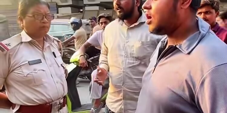 jamshedpur snatching- मानगो में बालीगुमा के युवक की मोबाइल छिनतई, बाइक सवार बदमाशों ने घटना को दिया अंजाम jamshedpur snatching- मानगो में बालीगुमा के युवक की मोबाइल छिनतई, बाइक सवार बदमाशों ने घटना को दिया अंजाम