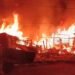 jharkhand dhanbad fire-धनबाद के बरवाअड्डा सब्जी मंडी में लगी आग, एक दर्जन के ज्यादा दुकानें जलकर राख, लाखों का नुकसान jharkhand dhanbad fire-धनबाद के बरवाअड्डा सब्जी मंडी में लगी आग, एक दर्जन के ज्यादा दुकानें जलकर राख, लाखों का नुकसान