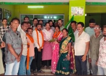 jamshedpur rural-बहरागोड़ा की जिला परिषद सदस्य सुप्रिया सीट समर्थकों के साथ झामुमो में हुईं शामिल, विधायक समीर मोहंती ने किया स्वागत jamshedpur rural-बहरागोड़ा की जिला परिषद सदस्य सुप्रिया सीट समर्थकों के साथ झामुमो में हुईं शामिल, विधायक समीर मोहंती ने किया स्वागत