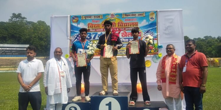 jamshedpur sports-जोश, जुनून और खेल भावना से सराबोर रहा क्षेत्रीय एथलेटिक्स प्रतियोगिता का दूसरा दिन, 297 खिलाड़ियों ने विभिन्न स्पर्धाओं में दिखाया दमखम, विजेताओं को मेडल एवं प्रशस्ति-पत्र से किया गया सम्मानित jamshedpur sports-जोश, जुनून और खेल भावना से सराबोर रहा क्षेत्रीय एथलेटिक्स प्रतियोगिता का दूसरा दिन, 297 खिलाड़ियों ने विभिन्न स्पर्धाओं में दिखाया दमखम, विजेताओं को मेडल एवं प्रशस्ति-पत्र से किया गया सम्मानित
