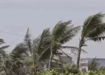 Cyclone Arnab impact- ‘अर्नब’ चक्रवात ने ओडिशा व आंध्र प्रदेश में मचायी तबाही, छह लोगो की मौत,ओड़िशा के गंजाम जिले में बाढ़, 300 गांवों में लोग फंसे, आंध्र प्रदेश में रेल पुल डूबा Cyclone Arnab impact- ‘अर्नब’ चक्रवात ने ओडिशा व आंध्र प्रदेश में मचायी तबाही, छह लोगो की मौत,ओड़िशा के गंजाम जिले में बाढ़, 300 गांवों में लोग फंसे, आंध्र प्रदेश में रेल पुल डूबा