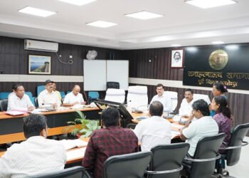 jamshedpur agriculture development : जमशेदपुर के उपायुक्त ने की कृषि एवं संबद्ध विभागों की समीक्षा बैठक, मत्स्य पदाधिकारी और भूमि संरक्षण पदाधिकारी मीटिंग से रहे नदारद, डीसी ने चेताया