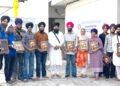 jamshedpur sikh samaj- बच्चों ने बर्नपुर में किया जमशेदपुर का नाम रोशन, हरवंशपाल और जगजोत ने लहराया परचम,गुरमत सिख्या कैंप में बच्चों को मिले पुरस्कार, गुरुमुखी, नितनेम व कीर्तन और धार्मिक शिक्षा का लगा लंगर jamshedpur sikh samaj- बच्चों ने बर्नपुर में किया जमशेदपुर का नाम रोशन, हरवंशपाल और जगजोत ने लहराया परचम,गुरमत सिख्या कैंप में बच्चों को मिले पुरस्कार, गुरुमुखी, नितनेम व कीर्तन और धार्मिक शिक्षा का लगा लंगर