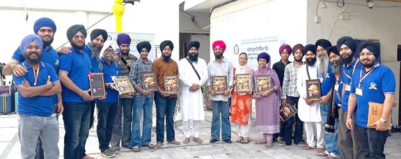 jamshedpur sikh samaj- बच्चों ने बर्नपुर में किया जमशेदपुर का नाम रोशन, हरवंशपाल और जगजोत ने लहराया परचम,गुरमत सिख्या कैंप में बच्चों को मिले पुरस्कार, गुरुमुखी, नितनेम व कीर्तन और धार्मिक शिक्षा का लगा लंगर jamshedpur sikh samaj- बच्चों ने बर्नपुर में किया जमशेदपुर का नाम रोशन, हरवंशपाल और जगजोत ने लहराया परचम,गुरमत सिख्या कैंप में बच्चों को मिले पुरस्कार, गुरुमुखी, नितनेम व कीर्तन और धार्मिक शिक्षा का लगा लंगर