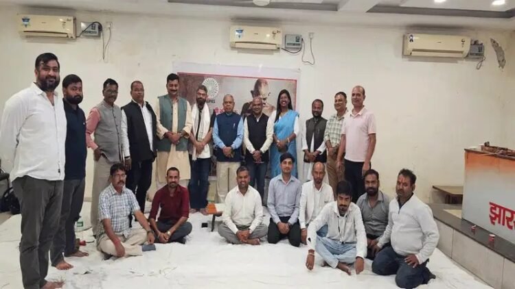 jharkhand congress- पंचायत चुनाव की तैयारी में जुटी कांग्रेस, सभी जिलों में सर्वोदय संकल्प शिविर आयोजन पर चर्चा, पंचायत स्तर पर संगठन को मजबूत बनाने पर जोर jharkhand congress- पंचायत चुनाव की तैयारी में जुटी कांग्रेस, सभी जिलों में सर्वोदय संकल्प शिविर आयोजन पर चर्चा, पंचायत स्तर पर संगठन को मजबूत बनाने पर जोर