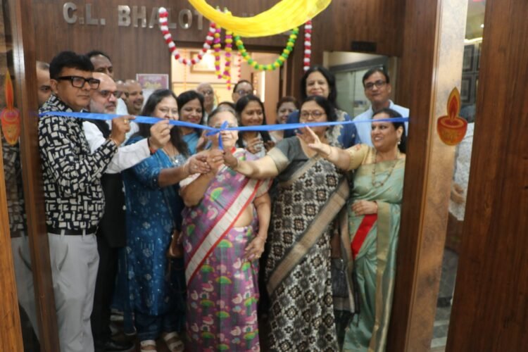 Singhbhum chamber diwali trade fair-सिंहभूम चैंबर के दीपावली ट्रेड फेयर का हुआ भव्य उद्घाटन,पूर्व अध्यक्षों की धर्मपत्नियों ने दीप प्रज्वलित कर किया शुभारंभ, महिला उद्यमिता एवं वोकल फॉर लोकल को बढ़ावा देने की पहल की सराहना Singhbhum chamber diwali trade fair-सिंहभूम चैंबर के दीपावली ट्रेड फेयर का हुआ भव्य उद्घाटन,पूर्व अध्यक्षों की धर्मपत्नियों ने दीप प्रज्वलित कर किया शुभारंभ, महिला उद्यमिता एवं वोकल फॉर लोकल को बढ़ावा देने की पहल की सराहना