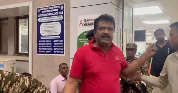 Jamshedpur businessman sent to jail by ED : इडी की विशेष अदालत ने बबलू जायसवाल और बेटे राज जायसवाल को भेजा जेल, कोर्ट में भी बाप बेटे ने जेल नहीं जाने के लिए लगायी थी पूरी ताकत Jamshedpur businessman sent to jail by ED : इडी की विशेष अदालत ने बबलू जायसवाल और बेटे राज जायसवाल को भेजा जेल, कोर्ट में भी बाप बेटे ने जेल नहीं जाने के लिए लगायी थी पूरी ताकत