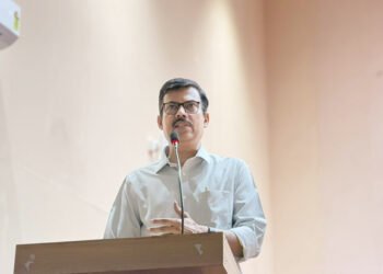jamshedpur durga puja meeting : जमशेदपुर के उपायुक्त ने की दुर्गापूजा को लेकर शांति समिति एवं दुर्गा पूजा समिति के साथ बैठक, विसर्जन रूट, ट्रैफिक प्लान, पेयजल, बिजली, सड़क मरम्मत, घाटों की तैयारी एवं सुरक्षा व्यवस्था को लेकर चर्चा