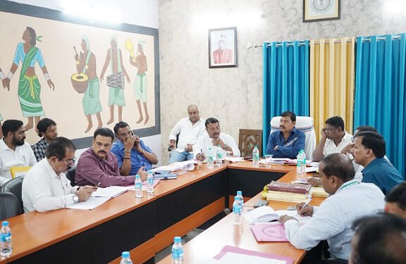 jharkhand vidhansabha committee meeting : झारखंड विधानसभा की सरकारी उपक्रम संबंधी समिति ने जमशेदपुर के पदाधिकारियों के साथ की बैठक, विभिन्न विभागों द्वारा क्रियान्वित जनकल्याणकारी योजनाओं की भी हुई समीक्षा