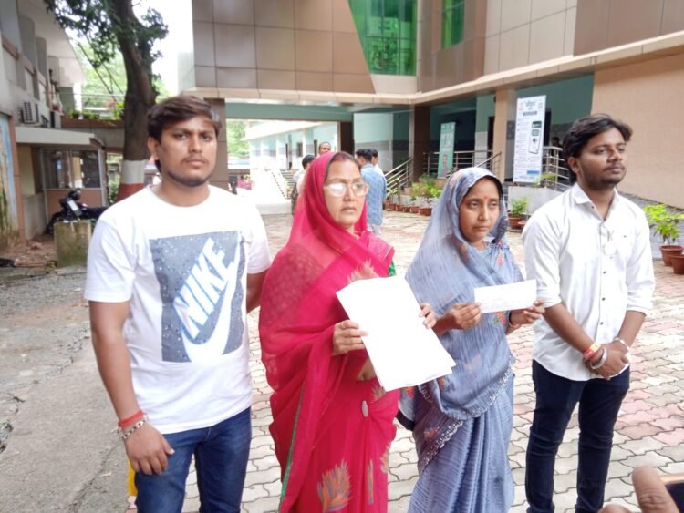 jamshedpur ssp complained-बागबेड़ा की महिला ने देवर-देवरानी पर लगाया मारपीट व प्रताड़ित करने का आरोप, एसएसपी से की शिकायत jamshedpur ssp complained-बागबेड़ा की महिला ने देवर-देवरानी पर लगाया मारपीट व प्रताड़ित करने का आरोप, एसएसपी से की शिकायत