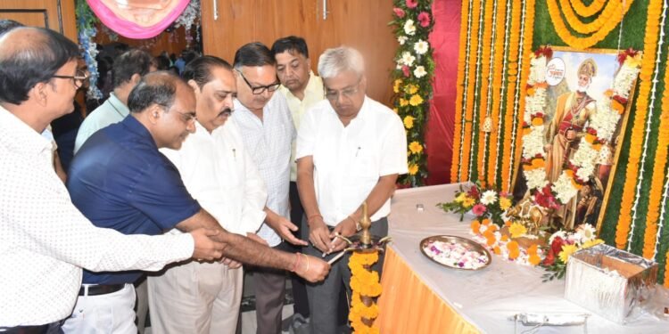 jamshedpur agrasen jayanti-रंगों में संस्कृति, कदमों में आत्मविश्वास और उत्साह में अपनापन, धूमधाम से मनी जुगसलाई में अग्रसेन जयंती jamshedpur agrasen jayanti-रंगों में संस्कृति, कदमों में आत्मविश्वास और उत्साह में अपनापन, धूमधाम से मनी जुगसलाई में अग्रसेन जयंती
