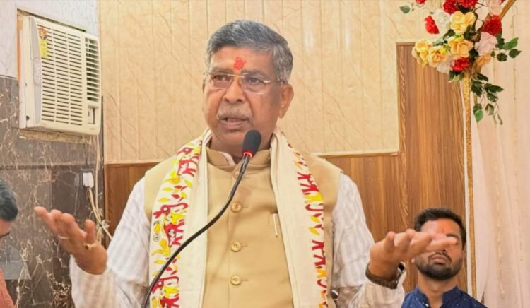 jamshedpur bjp meeting : 5 नवंबर को जमशेदपुर में भाजपा निकालेगी विशाल पदयात्रा, ‘लोकतंत्र बचाओ-अराजकता हटाओ’ अभियान को लेकर बैठक में बनी रणनीति, प्रदेश अध्यक्ष आदित्य साहू एवं संगठन महामंत्री पवन साय ने कार्यकर्ताओं को दिया मार्गदर्शन jamshedpur bjp meeting : 5 नवंबर को जमशेदपुर में भाजपा निकालेगी विशाल पदयात्रा, ‘लोकतंत्र बचाओ-अराजकता हटाओ’ अभियान को लेकर बैठक में बनी रणनीति, प्रदेश अध्यक्ष आदित्य साहू एवं संगठन महामंत्री पवन साय ने कार्यकर्ताओं को दिया मार्गदर्शन