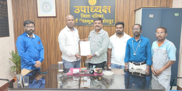 jamshedpur mukhi samaj : पूर्वी सिंहभूम जिला परिषद उपाध्यक्ष पंकज सिन्हा को मुखी समाज विकास समिति ने सौंपा ज्ञापन, किया ये सारे डिमांड jamshedpur mukhi samaj : पूर्वी सिंहभूम जिला परिषद उपाध्यक्ष पंकज सिन्हा को मुखी समाज विकास समिति ने सौंपा ज्ञापन, किया ये सारे डिमांड